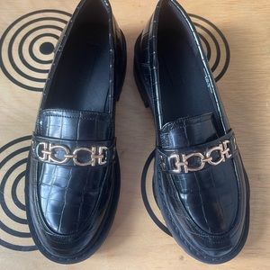 Loafer shoes